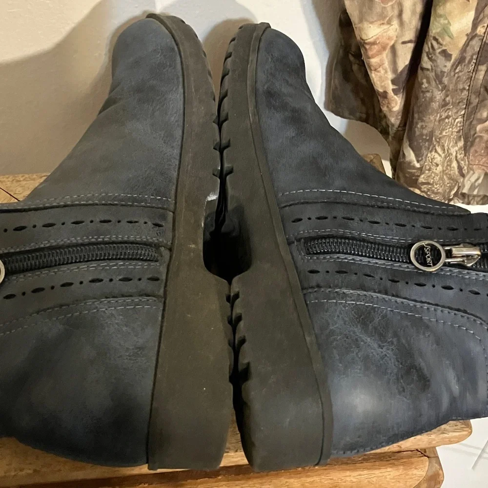 Blue booties! JSpoet women’s Jenna 8M faux leather